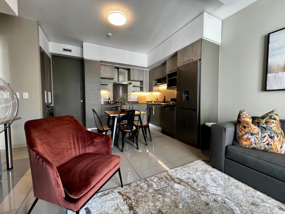 The Tyrwhitt Rosebank Apartments (Adults Only) Γιοχάνεσμπουργκ Εξωτερικό φωτογραφία