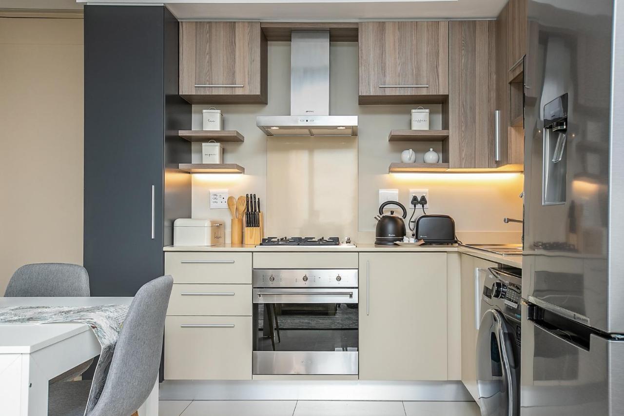 The Tyrwhitt Rosebank Apartments (Adults Only) Γιοχάνεσμπουργκ Εξωτερικό φωτογραφία