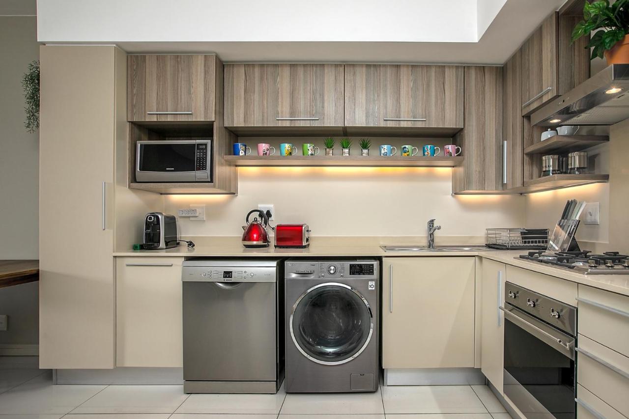 The Tyrwhitt Rosebank Apartments (Adults Only) Γιοχάνεσμπουργκ Εξωτερικό φωτογραφία